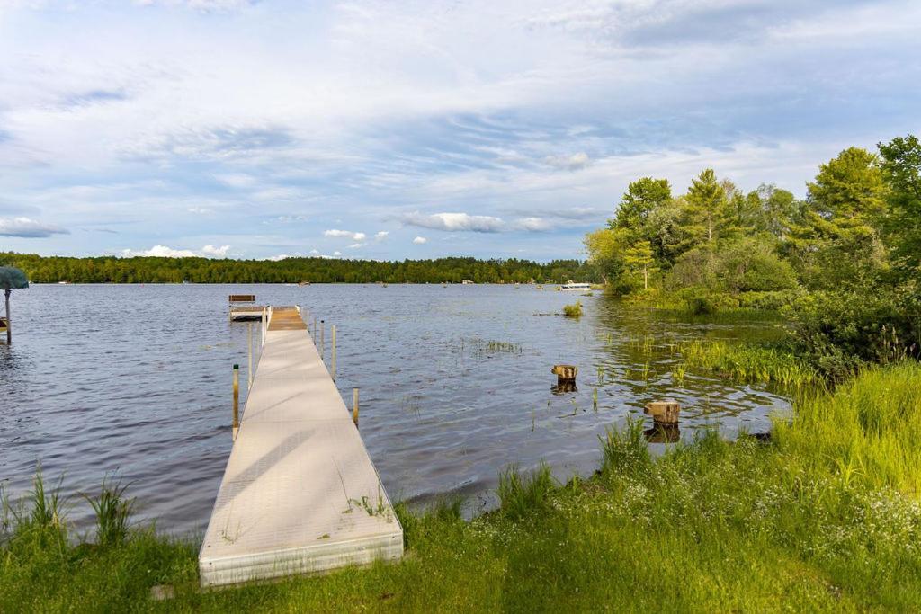 Twelve Pines Resort - South Lodge With Private Pier On Catfish Lake Eagle River Luaran gambar