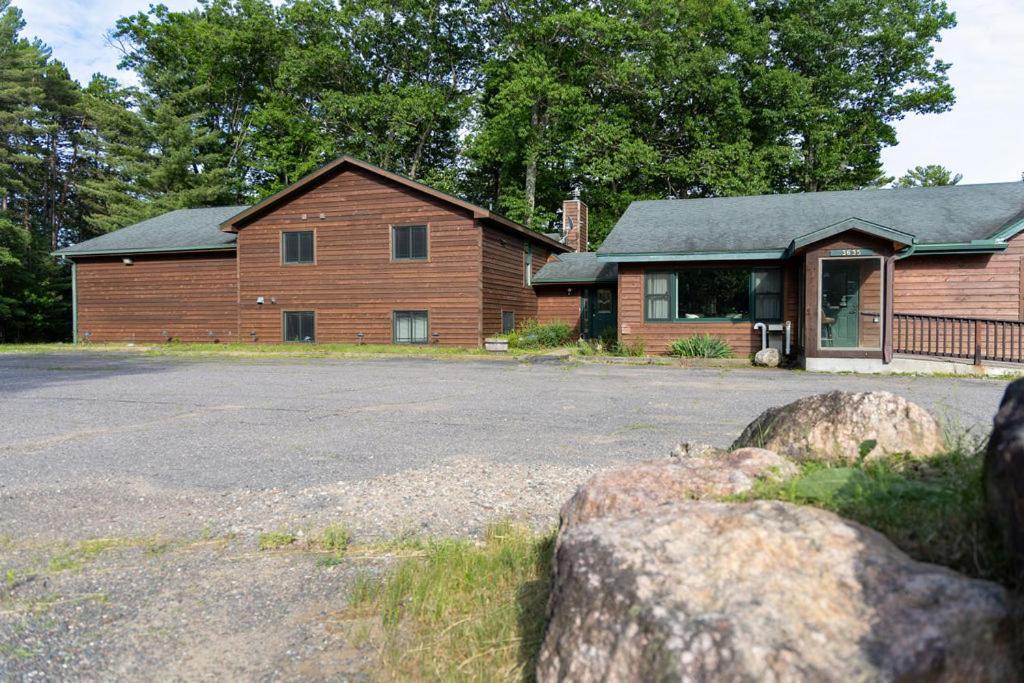 Twelve Pines Resort - South Lodge With Private Pier On Catfish Lake Eagle River Luaran gambar