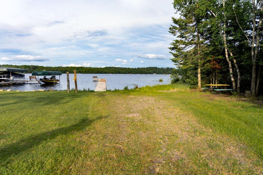 Twelve Pines Resort - South Lodge With Private Pier On Catfish Lake Eagle River Luaran gambar