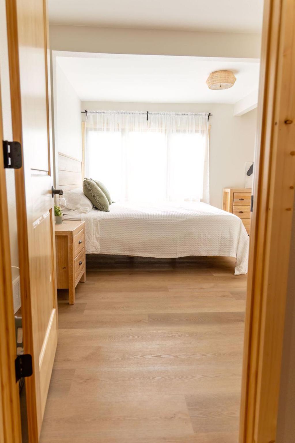 Twelve Pines Resort - South Lodge With Private Pier On Catfish Lake Eagle River Luaran gambar
